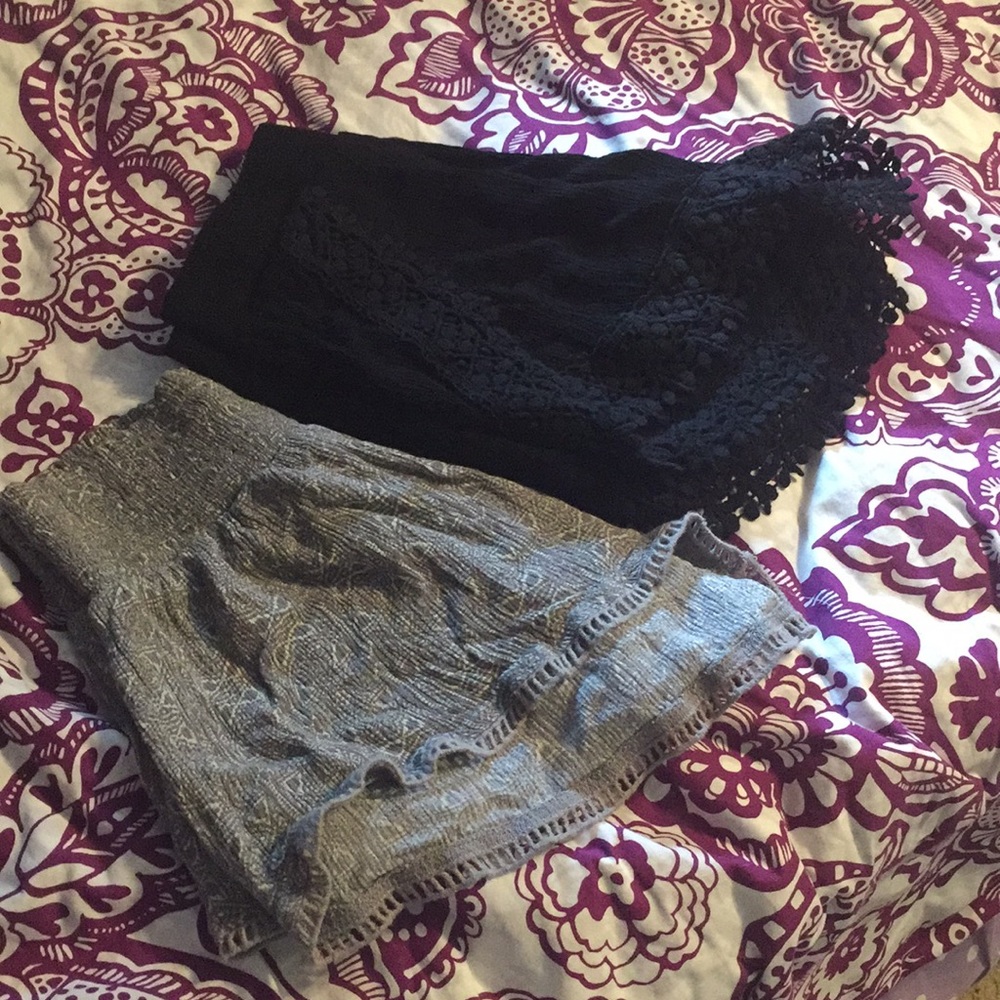 BUNDLE💕 2 LA Hearts Shorts